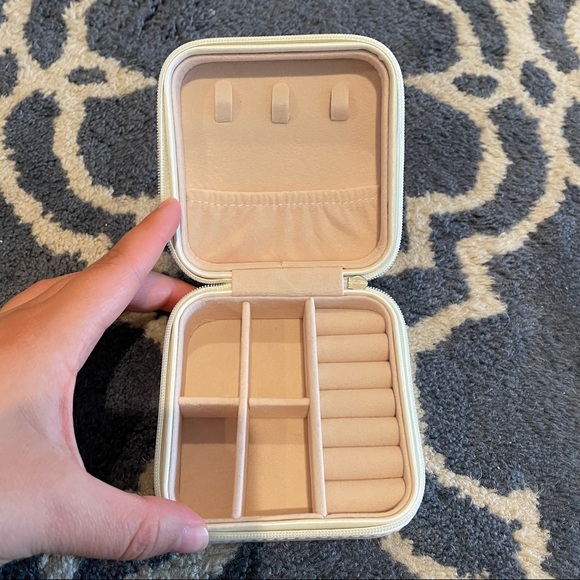 NWOT Customized Mini Jewelry Travel Case - Picture 4 of 6